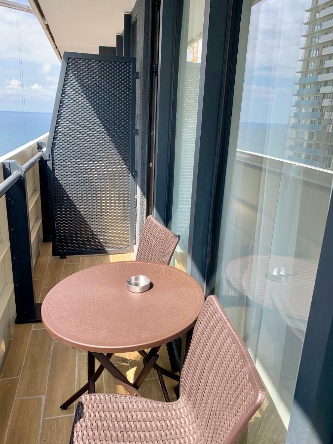 Royal Sea Breeze Apartments Batumi Exterior photo